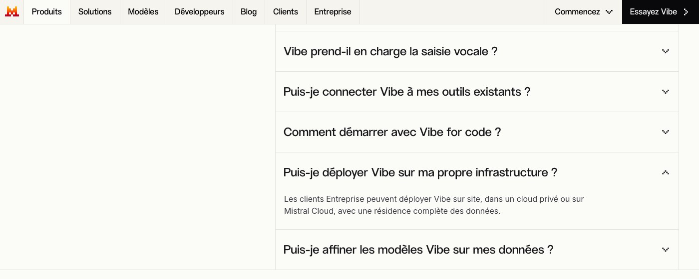 Capture de la foire aux questions de Mistral AI indiquant que son agent Vibe peut être déployé sur site ou dans un cloud privé